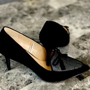 Loaferesk black business heels!